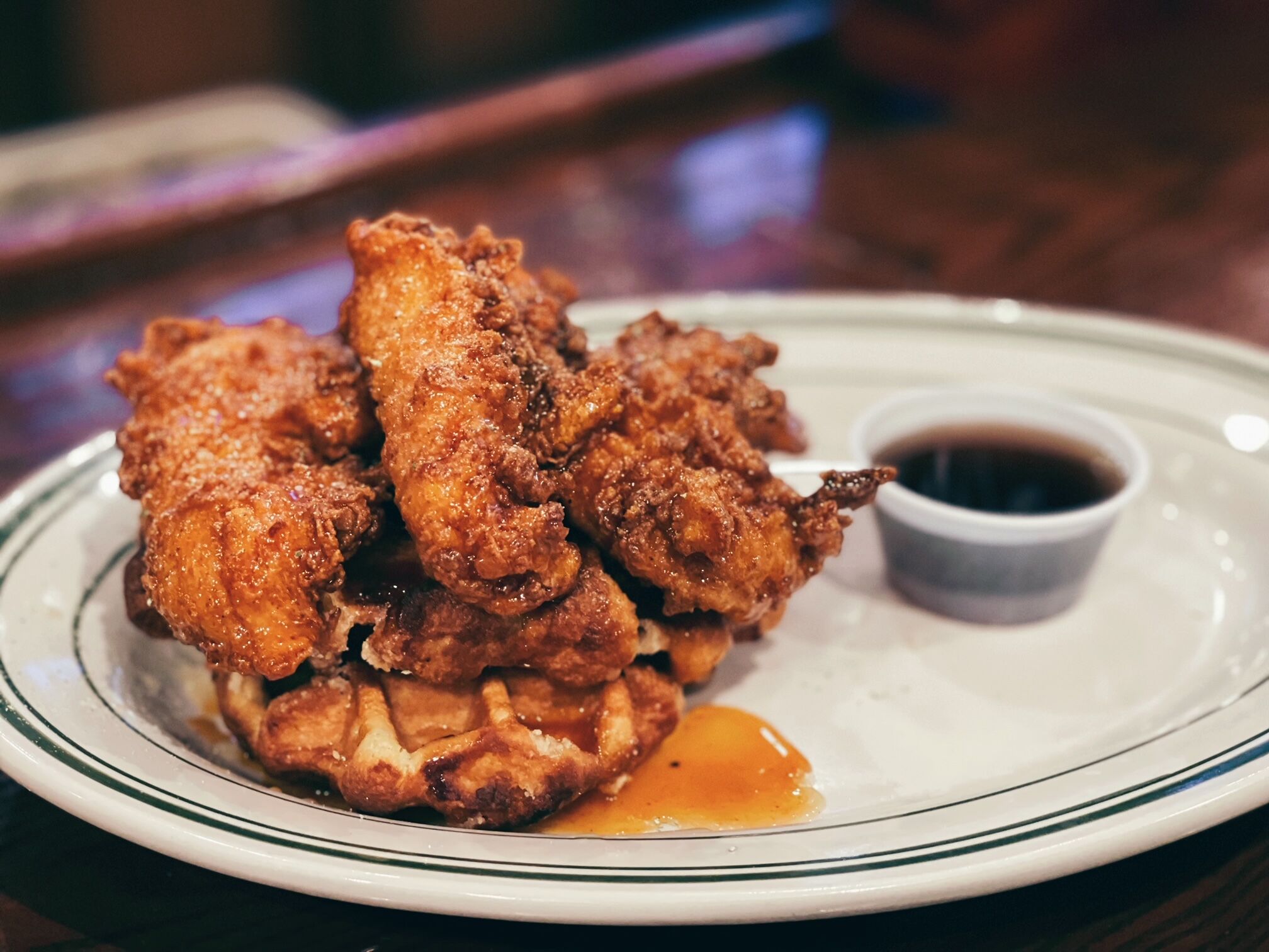 chicken and waffles 2016x1512